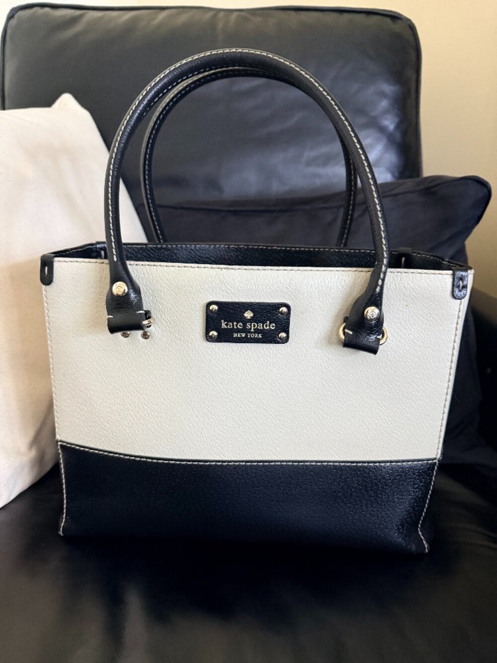 Kate Spade Berkeley Lane Quinn leather tote in black & porcelain white